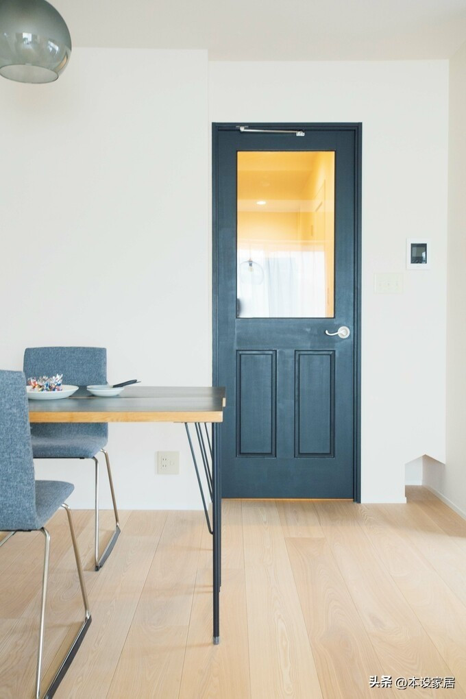 Căn hộ không hào nhoáng nhưng gọn gàng, ấm áp, chan hòa thiên nhiên. Ảnh: Toutiao