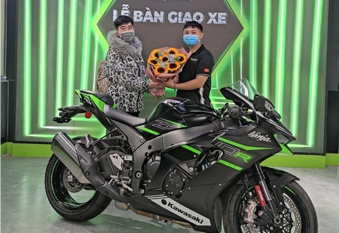 Nguyễn Văn Nam dùng tiền cướp ngân hàng để mua xe phân khối lớn.