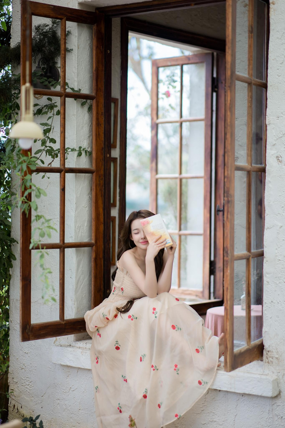 "Hot girl ngực khủng" từng tiết lộ, để mời cô tham gia trình diễn, ban tổ chức các chương trình phải trả từ 70 - 200 triệu đồng. Mức cát-xê được cho là cao ngang ngửa nhiều ngôi sao hạng A của làng nhạc Việt. Ảnh: FB DJ Ngân 98