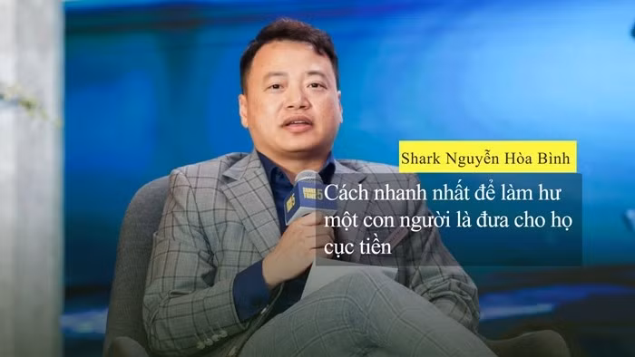 Tham gia Shark Tank Việt Nam từ mùa 3 (năm 2019) đến mùa 7 (năm 2024), Shark Bình là "cá mập" có thời gian xuất hiện lâu nhất trên sóng truyền hình. Ảnh: FBNV