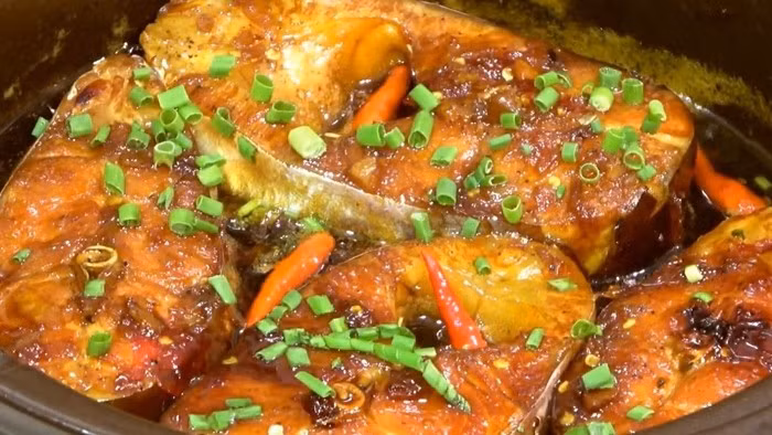 Không chỉ được ưa chuộng trong bữa cơm gia đình, cá dứa còn trở thành món đặc sản trong các nhà hàng hải sản cao cấp. Ảnh: Internet