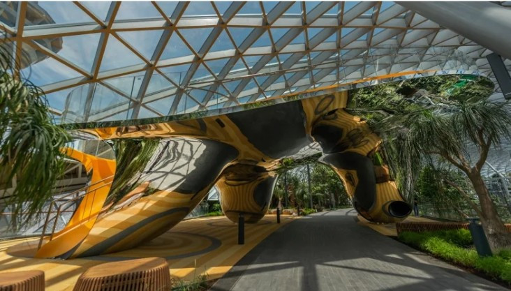 Nếu tính tổng các dự án đã hoàn thành và dự án đang triển khai, tổng giá trị đầu tư sân bay Changi ước tính khoảng 15-20 tỷ USD. Ảnh: Changi Airport