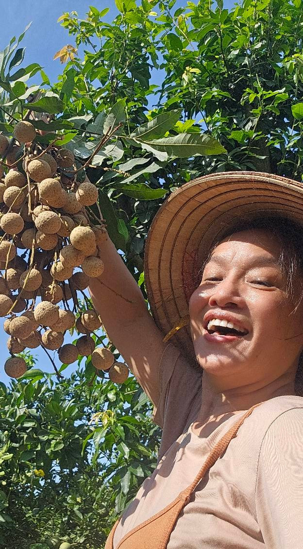 Vì vậy, Tú Oanh thu nhỏ quy mô, tập trung vào vườn cây ăn trái và 1.000m2 trồng rau. Ảnh: FB Oanh Le Tu