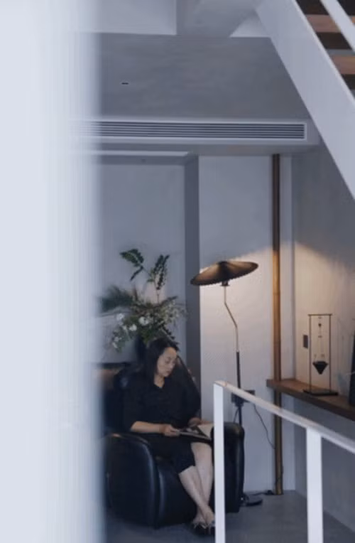 Nữ chủ nhân khẳng định cô không mua căn hộ này để đầu tư hay cho thuê, mà để sống một cách thật sự và ý nghĩa. Ảnh: Weibo