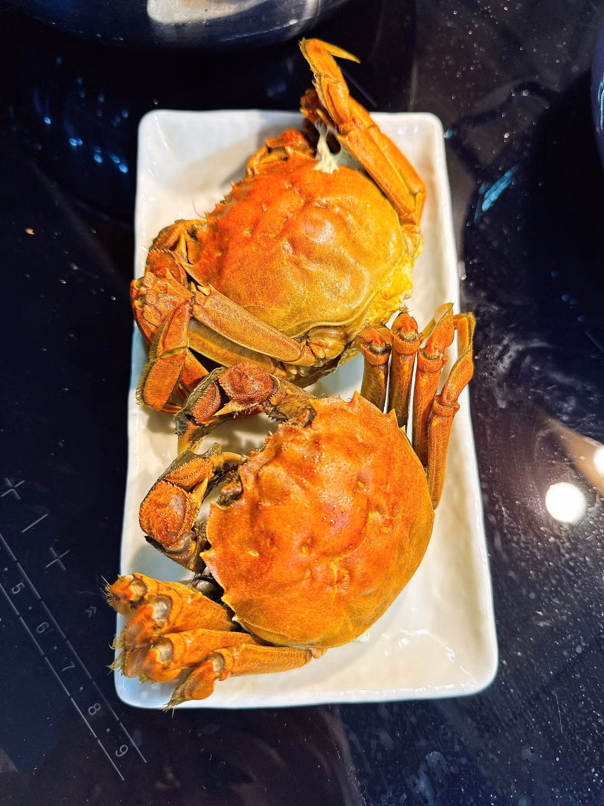 Theo các tiểu thương, giá cua lông Trung Quốc giảm mạnh do nguồn cung tăng cao. Ảnh: Facebook