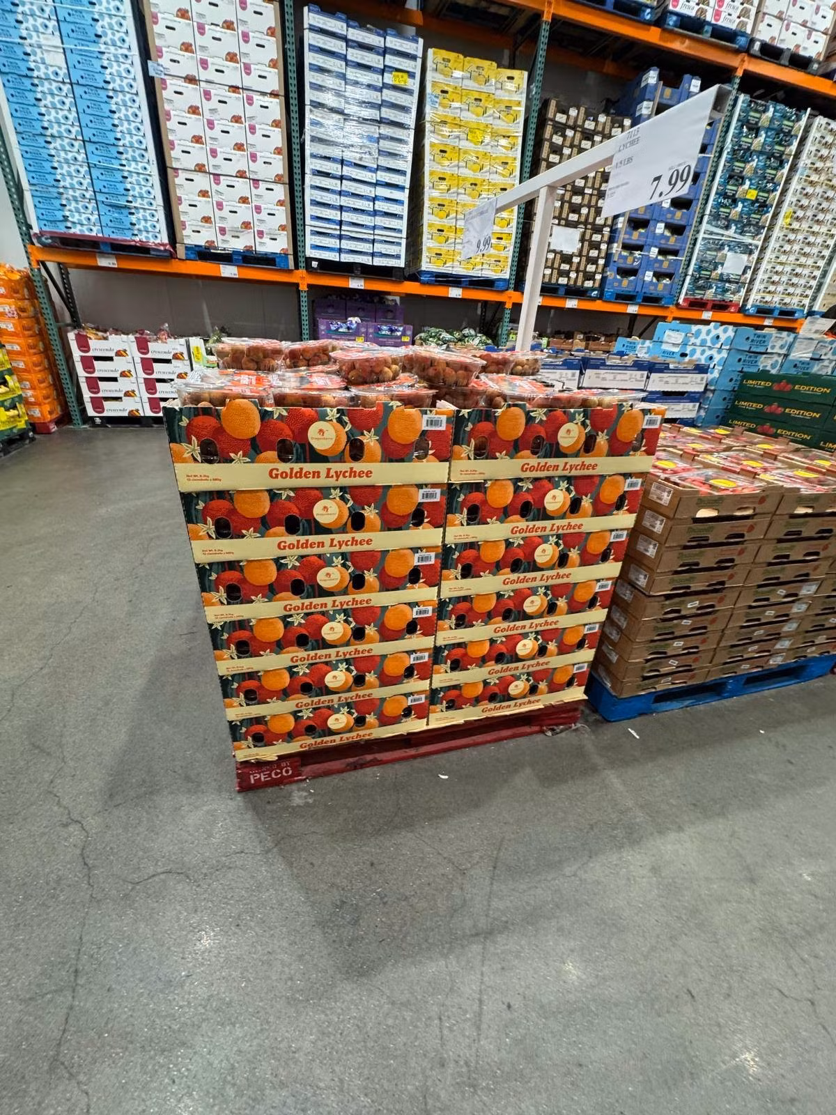 Mới đây, trên Facebook của mình, Đại sứ Hoàng Anh Tuấn – Tổng lãnh sự của Việt Nam tại San Francisco, California (Mỹ) chúc mừng vải thiều Việt Nam đã có mặt trong hệ thống siêu thị Costco - một trong những chuỗi bán lẻ lớn nhất của Mỹ. Ảnh: FB Hoang Anh Tuan