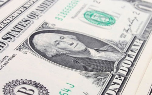 Không giống như giấy thông thường, tiền đô la Mỹ được làm từ hỗn hợp 75% cotton và 25% lanh. Hỗn hợp này mang lại độ bền cho tờ tiền, có thể gấp tờ tiền hơn 4.000 lần mà không sợ rách. Ảnh: Internet