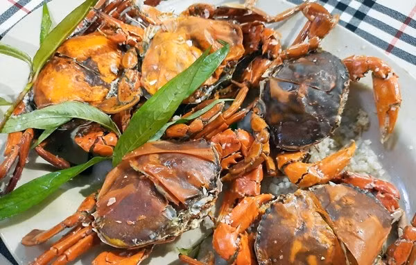 Một số người thậm chí nhận xét vị ngọt và độ ngon của tôm hùm Alaska, cua hoàng đế Canada không bằng cua hai da. Ảnh: Dân Việt