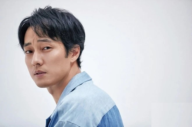 Chưa hết, So Ji Sub từng chi 24 triệu USD để sở hữu một tòa nhà gồm 3 tầng hầm và 15 tầng trên mặt đất ở khu Gangnam năm 2018. Năm 2019, nam diễn viên rao bán tòa nhà này với giá 26 triệu USD. Ảnh: Allkpop