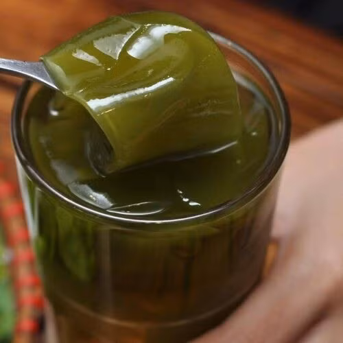 Nhờ vậy, người tiêu dùng có thể thưởng thức món thạch găng quanh năm. Ảnh: Facebook