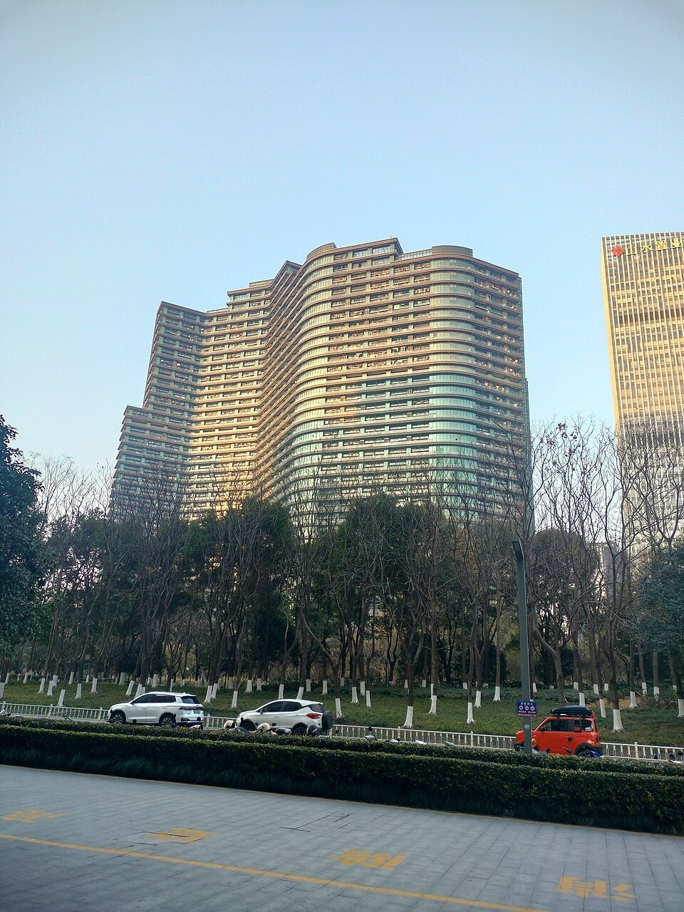 Tòa nhà cao 39 tầng, uốn cong theo hình chữ S và cao khoảng 205 mét. Ảnh: TimeofIndian