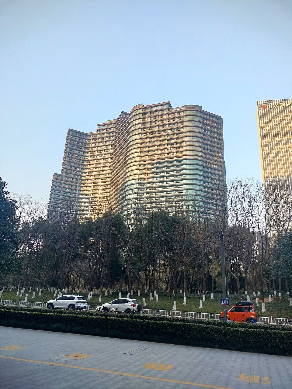 Tòa nhà cao 39 tầng, uốn cong theo hình chữ S và cao khoảng 205 mét. Ảnh: TimeofIndian