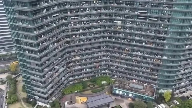 Khu chung cư hướng đến việc tạo ra một không gian tự cung tự cấp cho mọi người sinh sống, làm việc và giao lưu mà không cần phải bước ra ngoài. Ảnh: Parametric-architecture