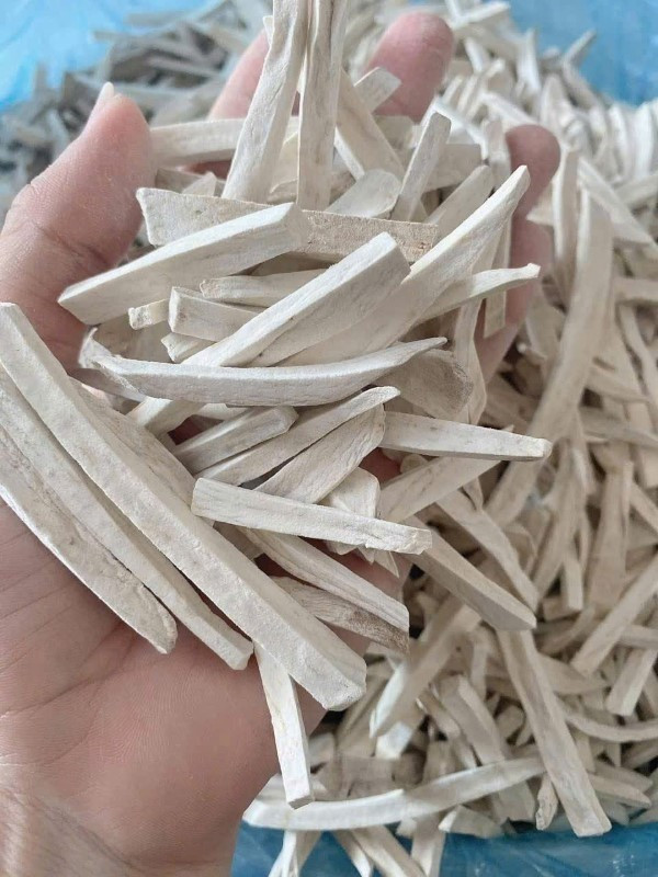 Khi gạo thiếu, khoai không chỉ là nguồn lương thực chính mà còn được cắt lát, phơi khô để dự trữ quanh năm. Ảnh: Misol House