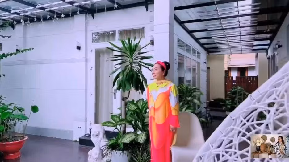 Ở tuổi 80, NSND Bạch Tuyết an hưởng tuổi già trong căn biệt thự rộng 1.200 m2 tại TP HCM. Ảnh: FBNV