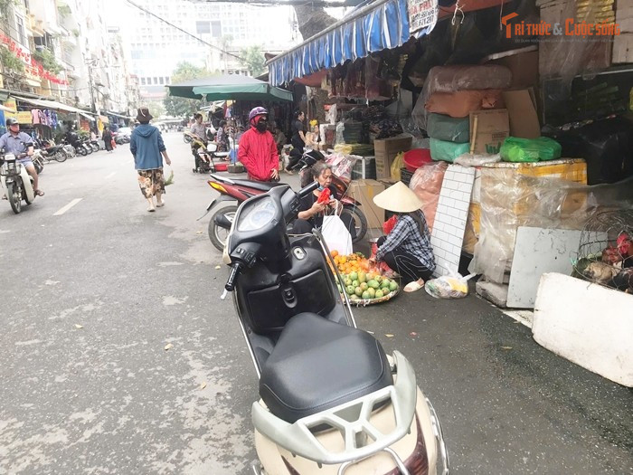 Nhóm 3, gồm các điểm có từ 50 đến 100 hộ kinh doanh, phải hoàn thành giải tỏa trước ngày 30/12/2026.