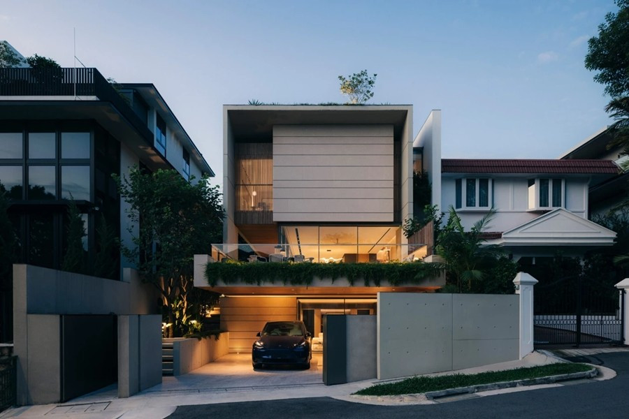 Tọa lạc tại Singapore, căn biệt thự có diện tích 600m2, được thiết kế cho một gia đình nhiều thế hệ chung sống. Ảnh: Archello