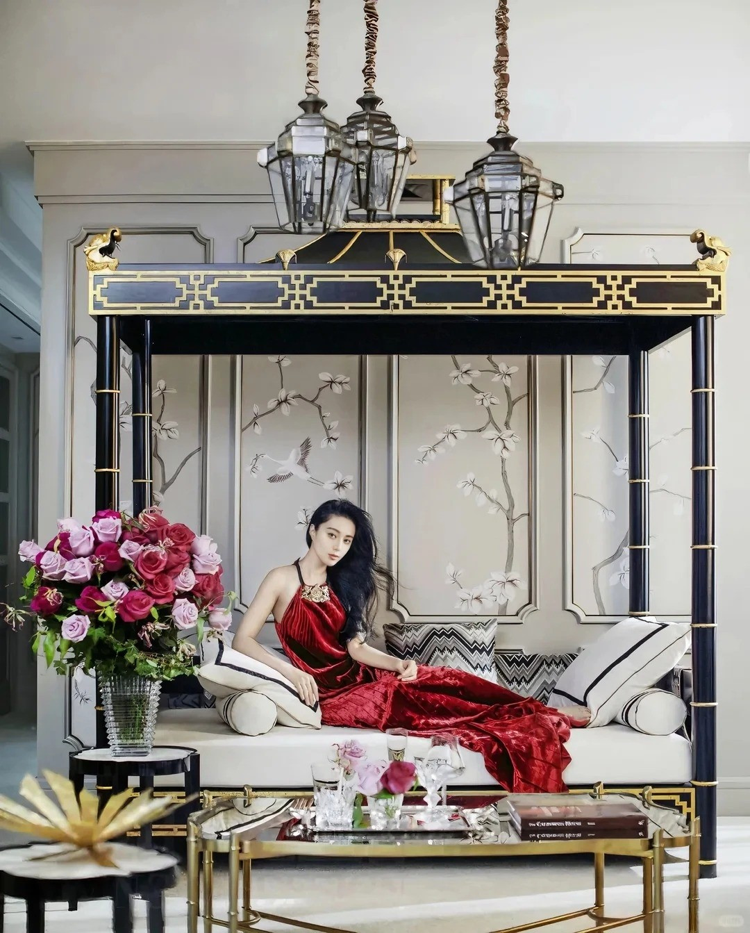 Bỏ qua những ồn ào của hào quang showbiz Hoa ngữ, khi trở về chốn riêng tư, Phạm Băng Băng đắm mình trong không gian sống đậm chất Retro và vương giả. Ảnh: Weibo