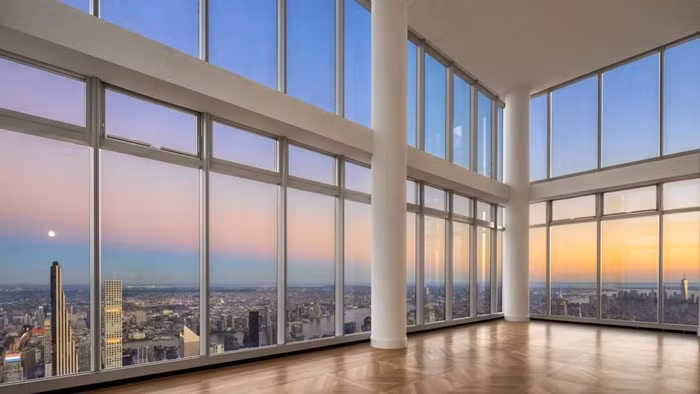 Căn nhà gồm 7 phòng ngủ, hơn 11 phòng tắm, hai nhà bếp, cùng hàng loạt không gian chức năng cho nhu cầu sống sang trọng và giải trí riêng tư. Ảnh: CNBC