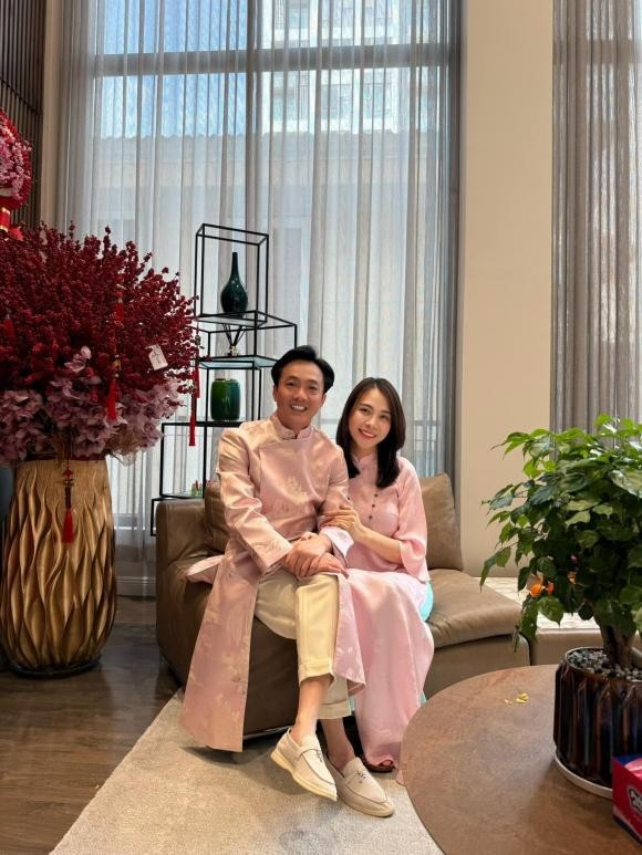 Mỗi năm, cách bài trí lại được thay đổi để tạo cảm giác mới mẻ nhưng vẫn giữ tinh thần ấm cúng. Ảnh: FBNV