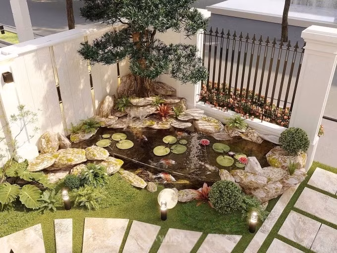 Góc sân phía trước nhà có hồ cá Koi. Ảnh: FBNV