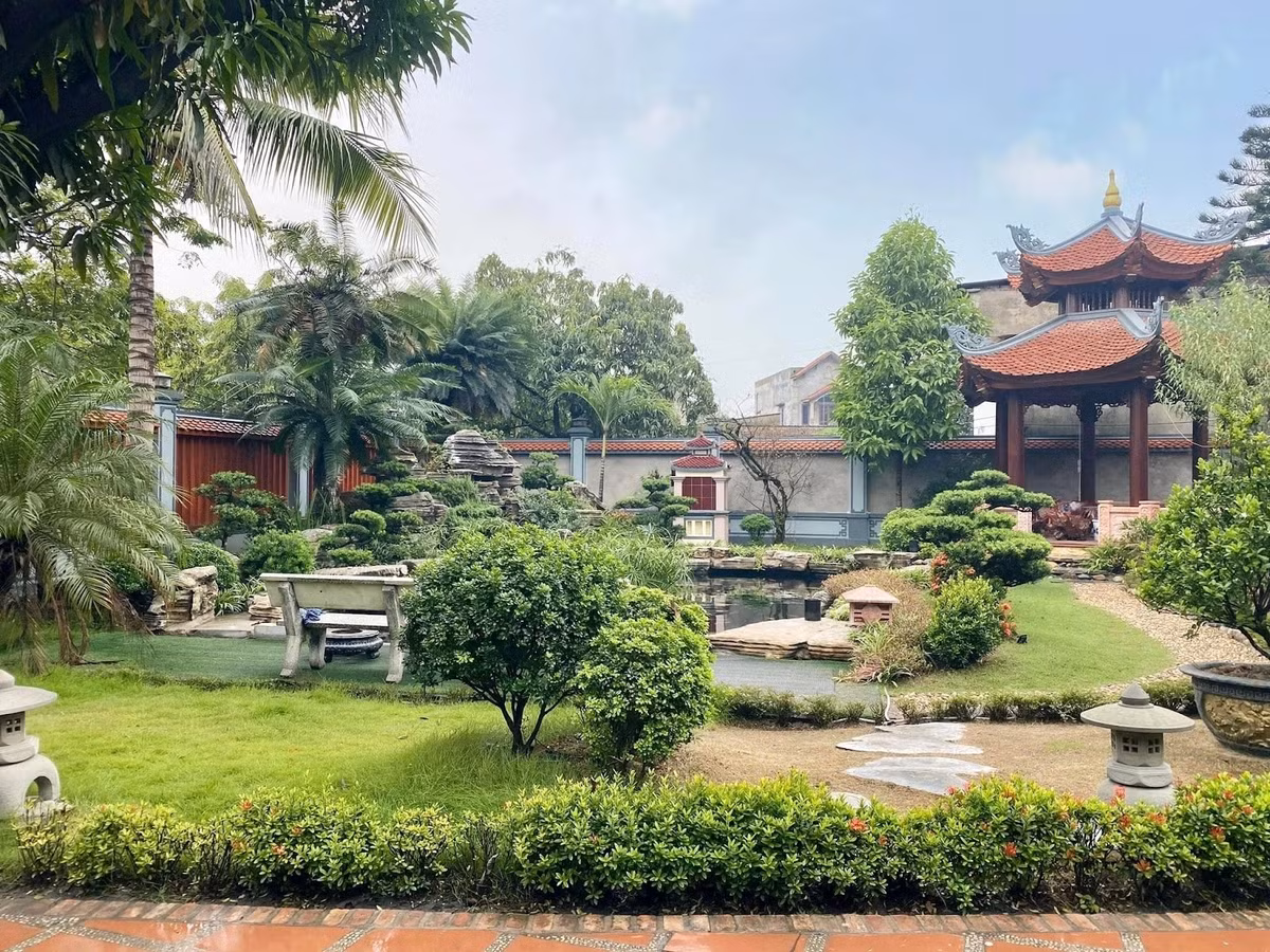 Sân vườn xanh mát, là không gian thư giãn lý tưởng cho cả gia đình. Ảnh: Happynest