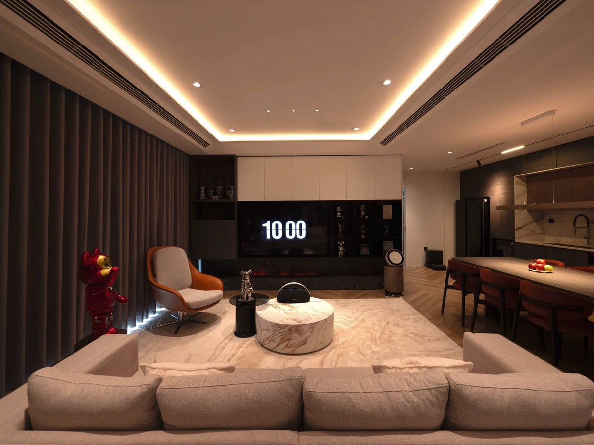 Bộ sofa dáng mềm tạo điểm nhấn cho phòng khách. Ảnh: FB Hoàng Đức