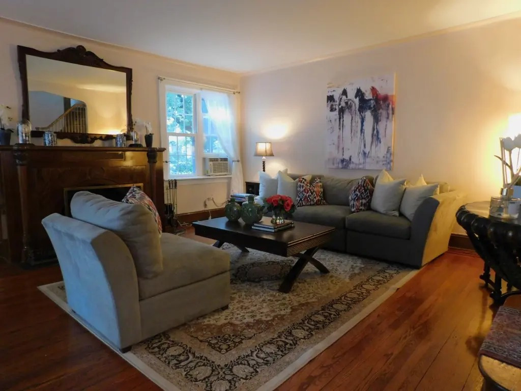 View - Cận cảnh ngôi nhà thơ ấu của ông Trump rao bán hơn 60 tỷ đồng | Báo Tri thức và Cuộc sống - TIN TỨC PHỔ BIẾN KIẾN THỨC 24H