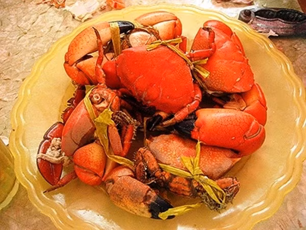 Cù kỳ có thể chế biến thành nhiều món ngon như hấp đơn giản để giữ nguyên vị ngọt tự nhiên, rang muối mặn mà đưa cơm, đến nấu bún hoặc miến...Ảnh: Du lịch Hạ Long