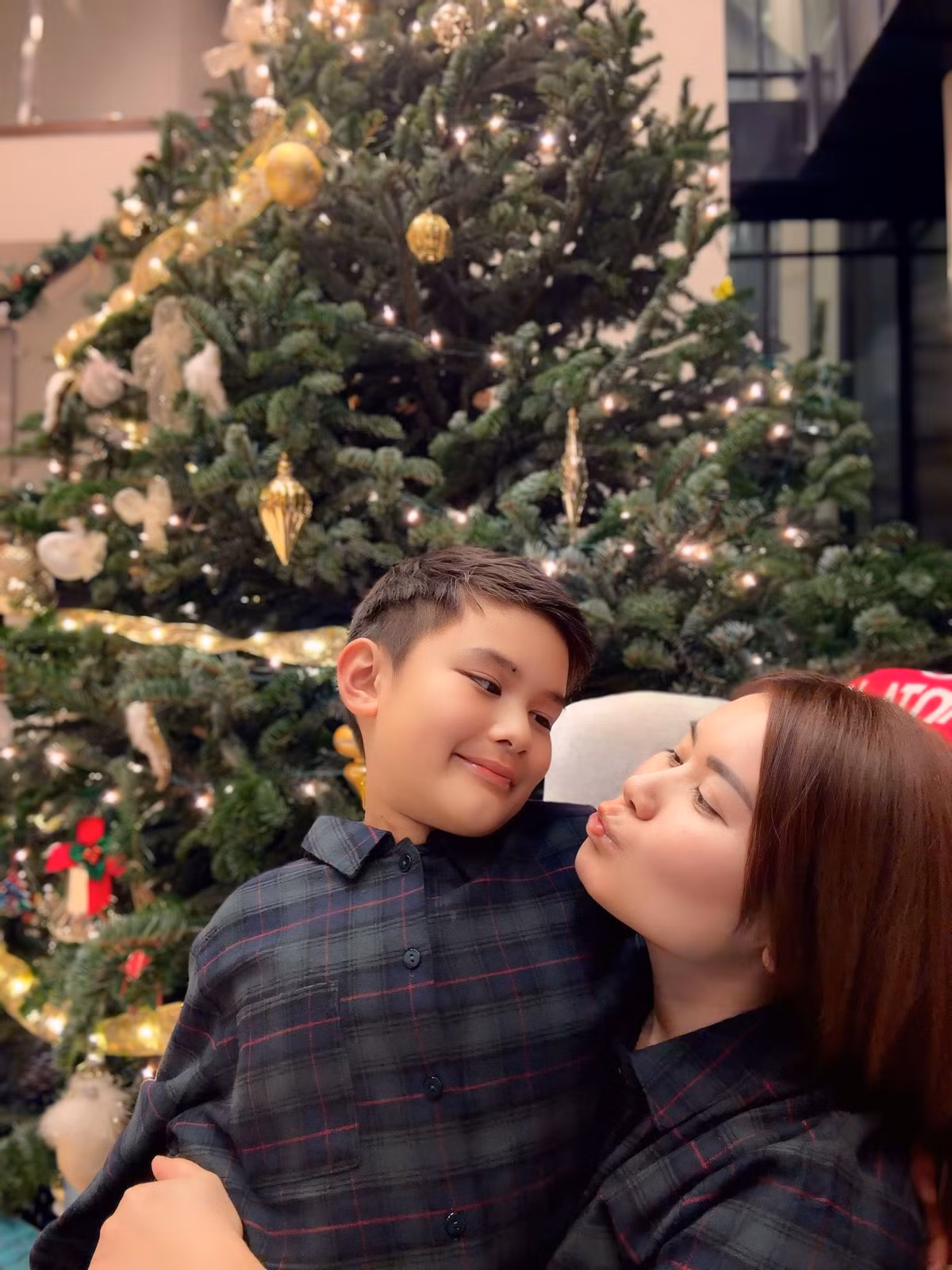 Doanh nhân Thủy Tiên cho biết phần lớn các vật dụng năm nay đều được mua mới, phù hợp với xu hướng lễ hội năm 2025. Ảnh: Thuy Tien Mfas