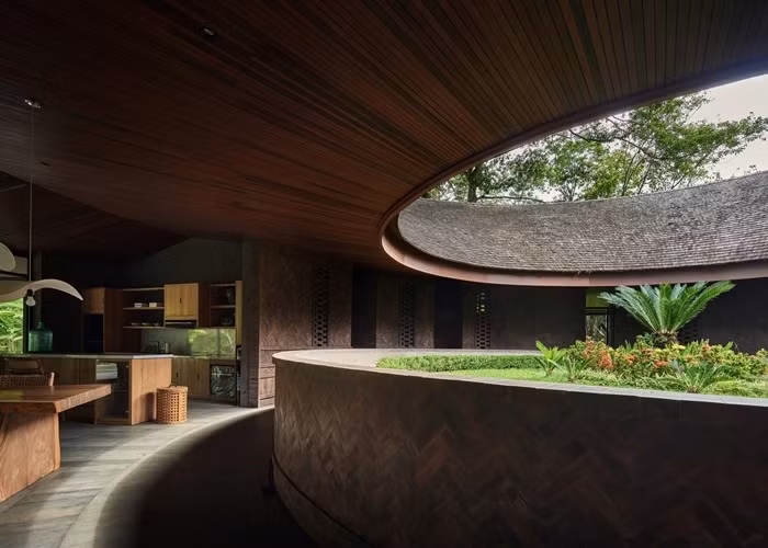 Khu bếp thiết kế mở mang lại sự thoải mái cho các hoạt động nấu nướng và tiếp đón khách. Ảnh: Worldarchidesign