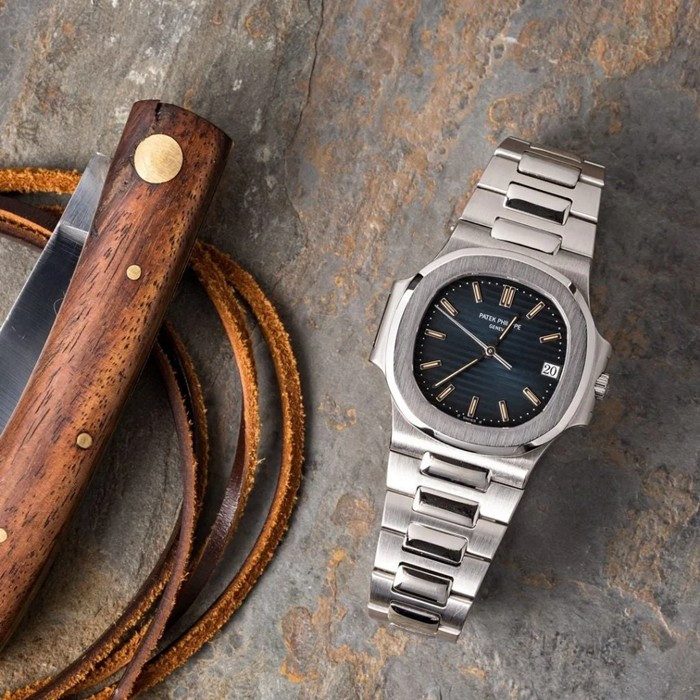 Hơn nữa, mỗi năm, hãng chỉ sản xuất khoảng 70.000 chiếc - con số khiêm tốn so với nhiều thương hiệu đồng hồ cao cấp khác, góp phần tạo nên tính khan hiếm. Ảnh: Bobswatches