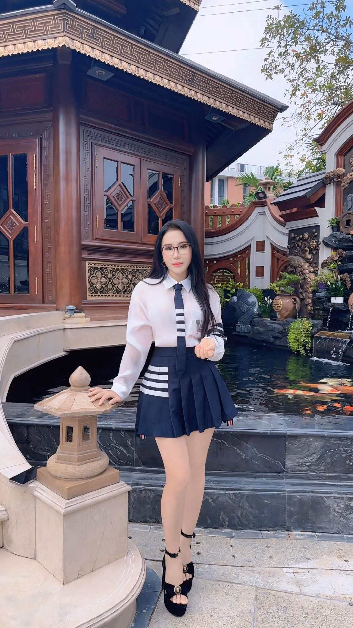 Gia đình nữ đại gia thẩm mỹ đang sống trong căn biệt phủ rộng 4.000m2 tại TP HCM. Ảnh: FB Mai Lisa