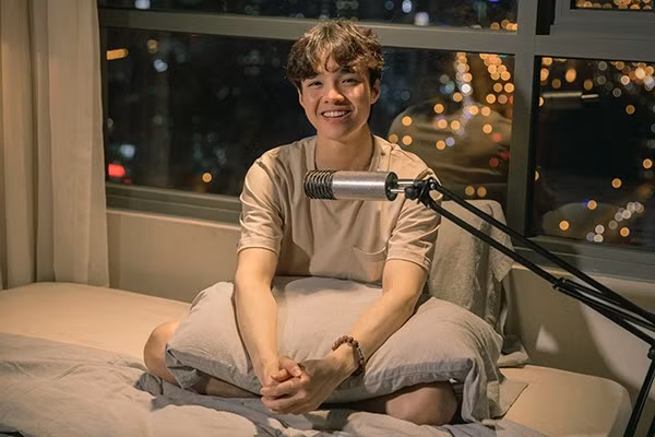 Tuy nhiên, sau đó, Tun Phạm lên tiếng phủ nhận thông tin này trong một video trên trang cá nhân, khẳng định bản thân là người tuân thủ pháp luật, đóng thuế đầy đủ. Ảnh: Vietnamnet