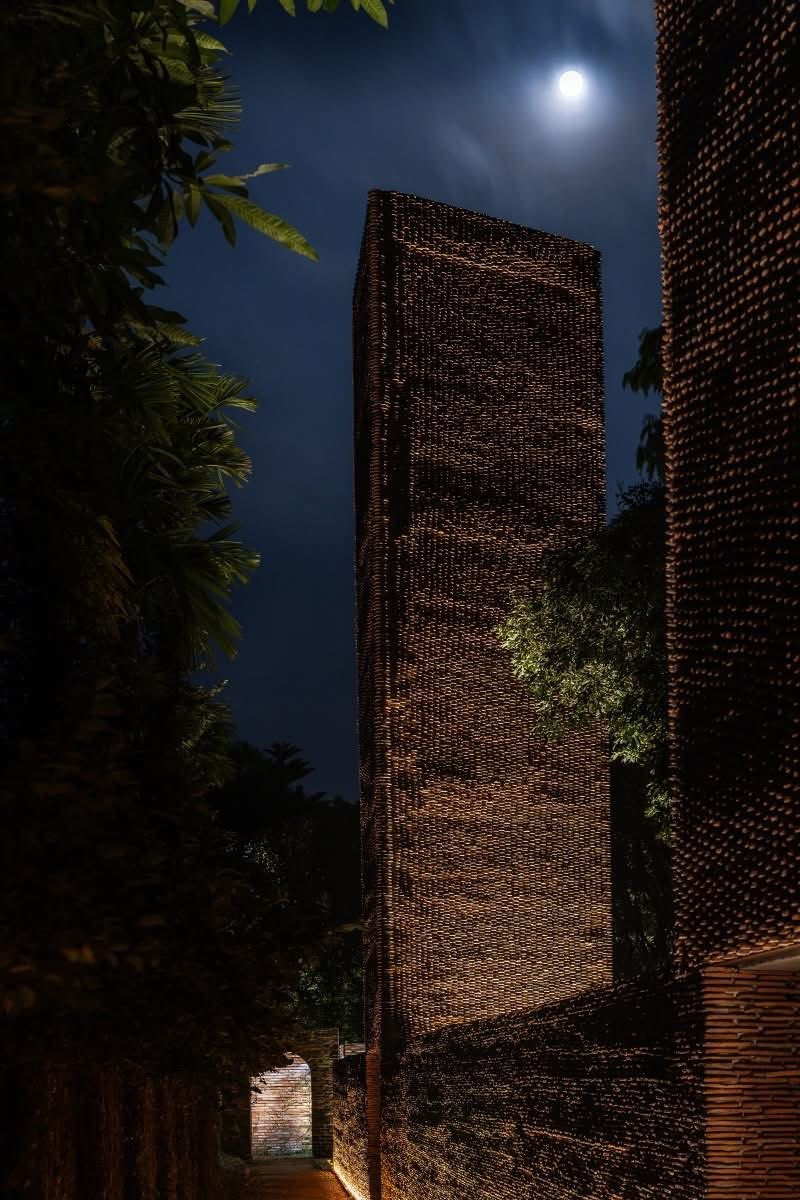 Nét đẹp cổ kính của ngôi nhà mang đến dấu ấn rất riêng. Ảnh: FBNV