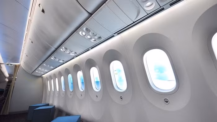 Boeing cho biết, cửa sổ trên 787 Dreamliner lớn hơn 65% so với các máy bay phản lực thương mại khác. Ảnh: Boeing
