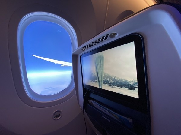 Với kích thước 47 x 28 cm, Boeing 787 Dreamliner sở hữu cửa sổ cabin lớn nhất trong số tất cả các máy bay phản lực thương mại. Ảnh: Boeing