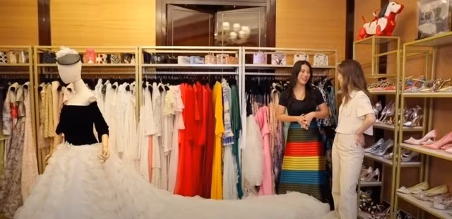 Đáng chú ý nhất là phòng thay đồ rộng hơn cả căn hộ tiêu chuẩn ở Thượng Hải. Ảnh: Baidu