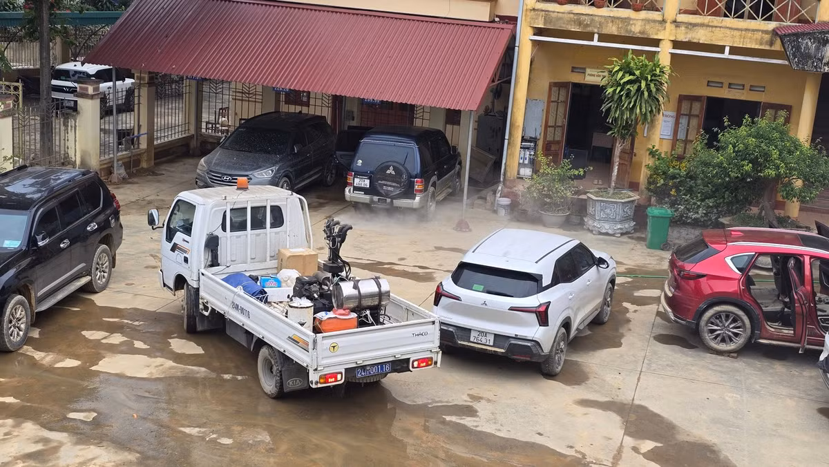 Ngành y tế Thái Nguyên phun hóa chất tại phường Gia Sàng (tỉnh Thái Nguyên)