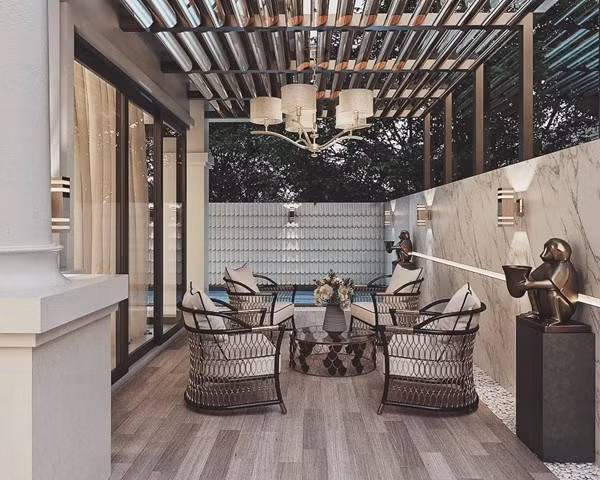 Không gian thư giãn bên ngoài căn biệt thự. Ảnh: FBNV