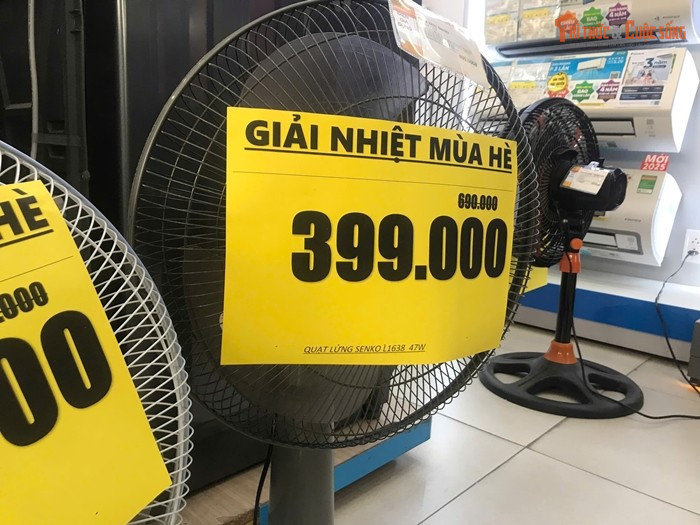 Quạt điện cũng đang được giảm sâu nhằm thu hút khách hàng.