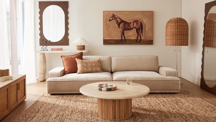 Hãy ưu tiên nội thất đơn giản, kích thước vừa phải và bố trí khoa học để ánh sáng được lưu thông tốt nhất. Ảnh: Getty