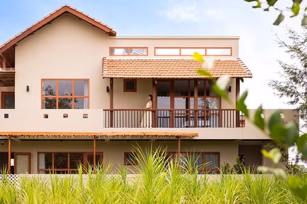 Tọa lạc tại Phường Tuy An Đông (Đắk Lắk), ngôi nhà nhỏ được hình thành từ tình yêu quê hương sâu sắc của một cô gái trẻ sống xa xứ. Ảnh: Bùi Minh Quốc