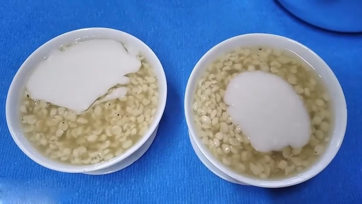 Hạt bo bo có ba loại, trong đó bo bo tẻ hạt dài, màu trắng ngà, dễ nấu, thường dùng để nấu chè hoặc cháo. Ảnh: Điện máy xanh