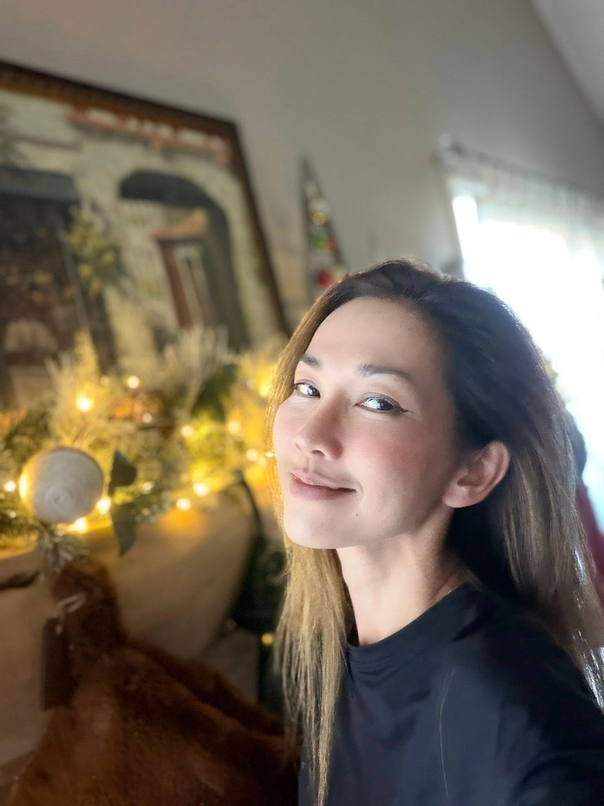 Thông tin diễn viên Kim Hiền và chồng Việt kiều ly hôn sau gần 8 năm chung sống khiến nhiều người bất ngờ. Ảnh: FB Kim Hien