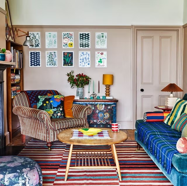 Dọn dẹp và sắp xếp lại đồ đạc là cách đơn giản nhưng cũng hiệu quả nhất để làm mới nhà cửa. Việc loại bỏ những vật dụng không còn sử dụng sẽ giúp không gian trở nên gọn gàng, thông thoáng hơn. Ảnh: House Beautiful