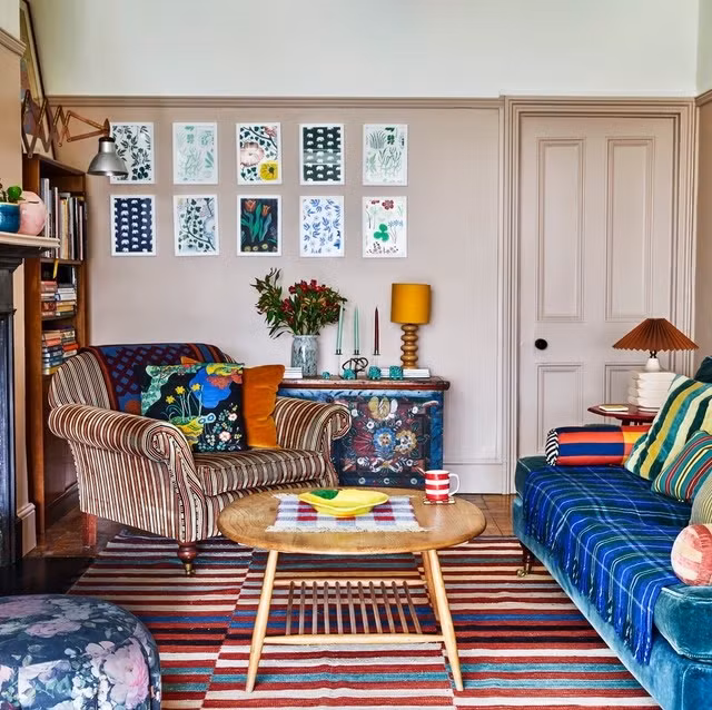 Dọn dẹp và sắp xếp lại đồ đạc là cách đơn giản nhưng cũng hiệu quả nhất để làm mới nhà cửa. Việc loại bỏ những vật dụng không còn sử dụng sẽ giúp không gian trở nên gọn gàng, thông thoáng hơn. Ảnh: House Beautiful