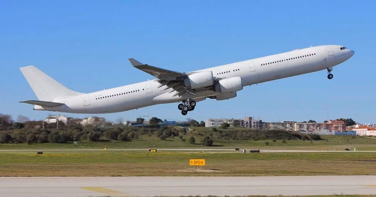 Với bốn động cơ Rolls-Royce Trent 556, máy bay có thể bay liên tục khoảng 7.800 hải lý, dễ dàng kết nối các thành phố như Riyadh với New York hay Geneva với Tokyo. Ảnh: Air Partner