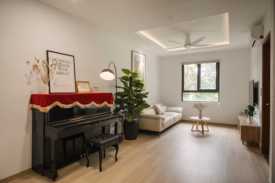 Không gian sinh hoạt chung ở tầng 2 là nơi ông bà, cha mẹ và các con cùng quây quần đọc sách, chơi đàn...Ảnh: Kim Tùng