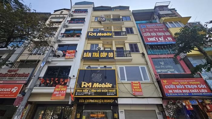 Không ít mặt phố vốn đông đúc trước đây nay rơi vào tình trạng trống khách thuê. Ảnh: Tiền phong